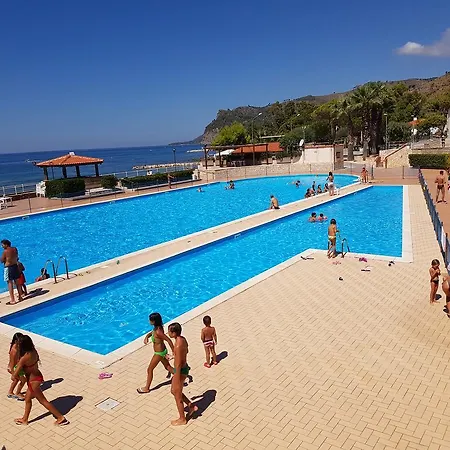 Marina Di Baia Capitello * モンテコーリチェ