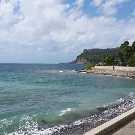Marina Di Baia Capitello モンテコーリチェ