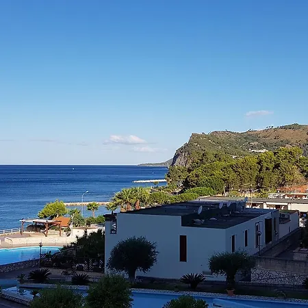 Marina Di Baia Capitello モンテコーリチェ
